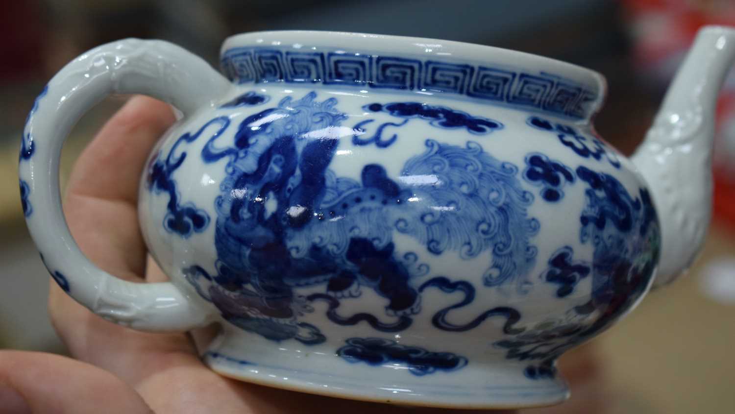 A Chinese porcelain blue and white Tea pot together with a Yixing Teapot 11cm (2). - Image 20 of 22
