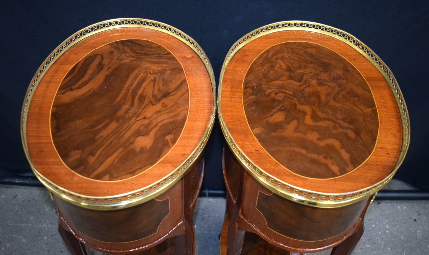 A pair of Baroque style inlaid Oval 3 drawer galleried topped side tables 73 x 45 x 30cm (2) - Image 7 of 8