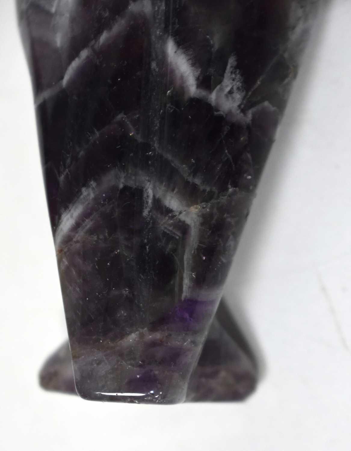 A CARVED AMETHYST STONE ANGEL. 95 grams. 7.5 cm x 4.25cm. - Image 7 of 17