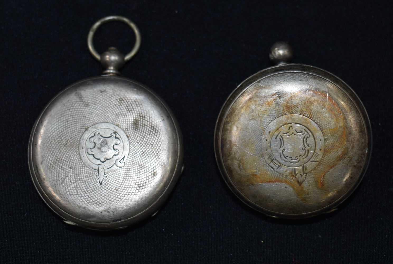 A Silver backed brush together with two pocket watches one silver 22 cm (3) - Image 5 of 10