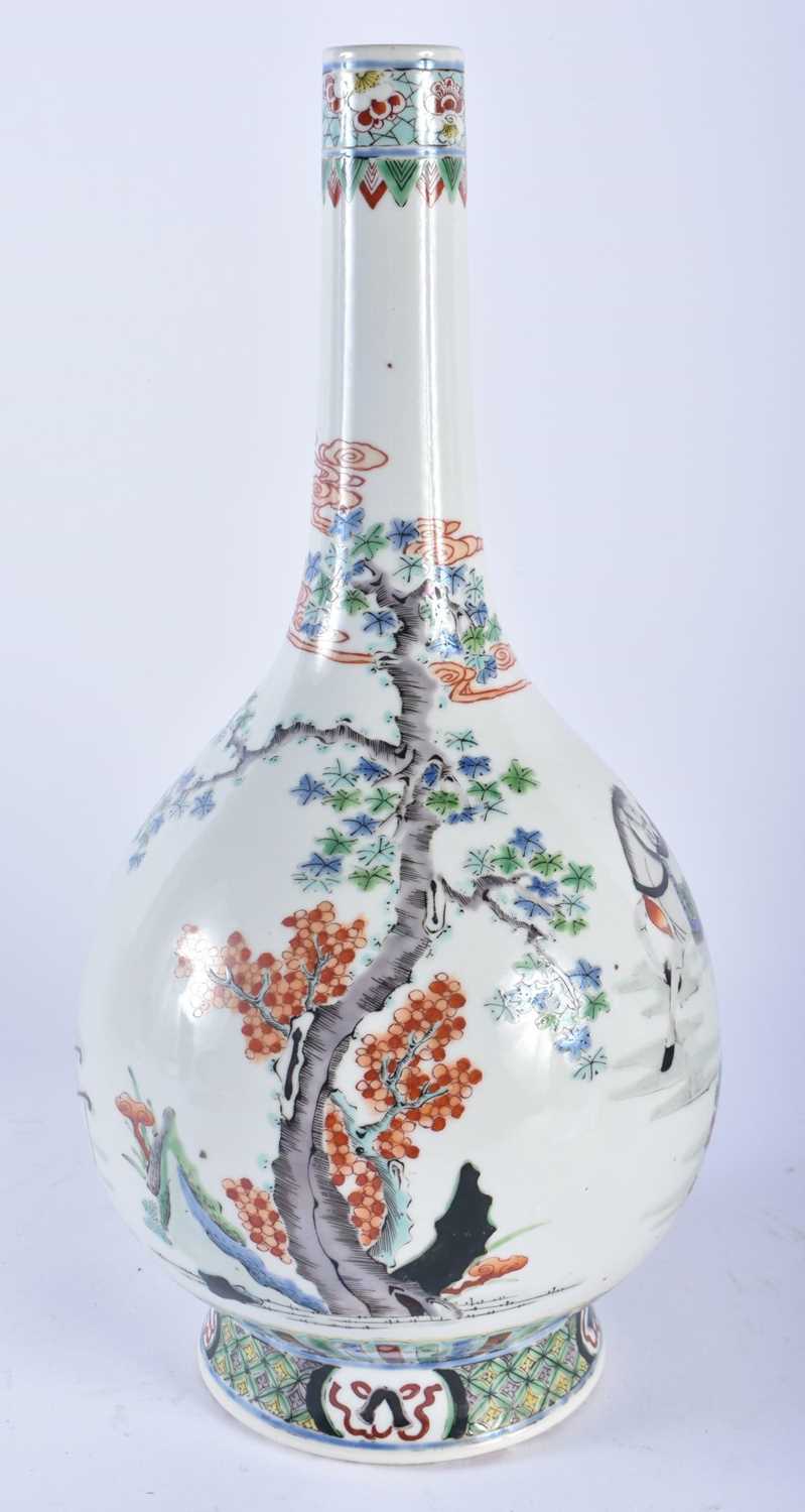 A LARGE CHINESE FAMILLE VERTE PORCELAIN BULBOUS BOTTLE NECK VASE possibly 19th century, bearing - Image 2 of 5