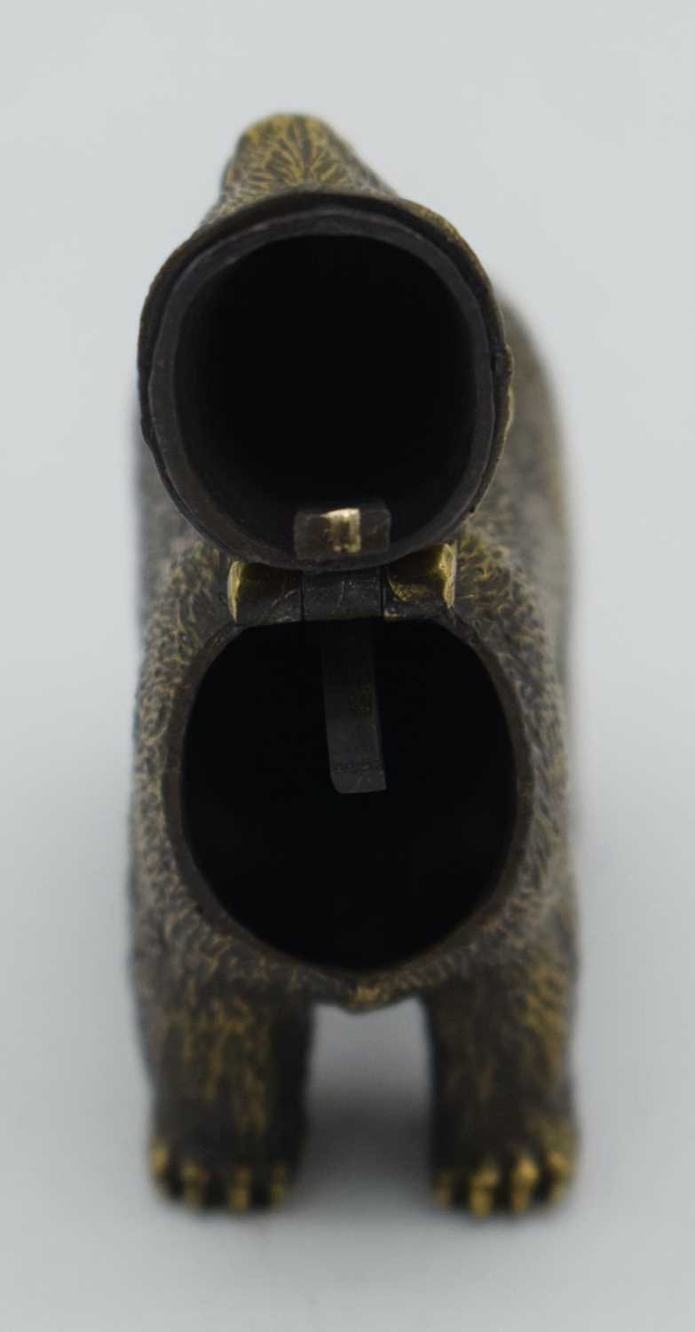 A VERY RARE VICTORIAN BRASS POLAR BEAR VESTA CASE. 71 grams. 6.75 cm x 2.25cm. - Image 2 of 4