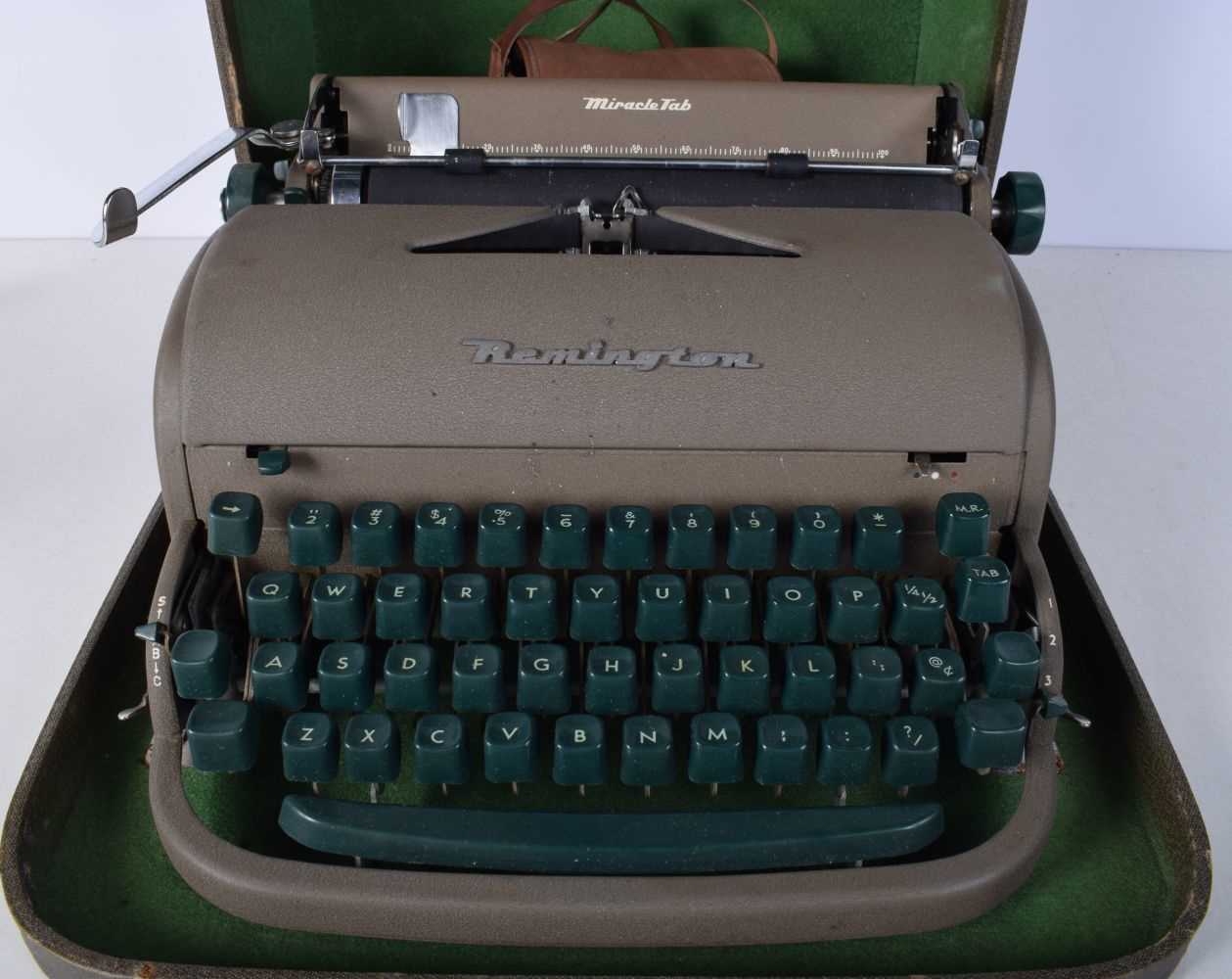 A cased Vintage Remington Miracle Tab Portable typewriter together with a Kodak Brownie 127 - Image 4 of 10