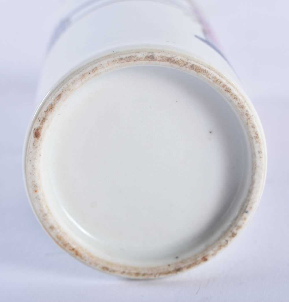 A SMALL LATE 19TH CENTURY CHINESE FAMILLE ROSE PORCELAIN BRUSH POT BITONG Guangxu. 11.5 cm high. - Image 4 of 4