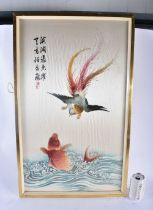 AN EARLY 20TH CENTURY CHINESE SILK EMBROIDERED PANEL Late Qing/Republic, depicting a bird