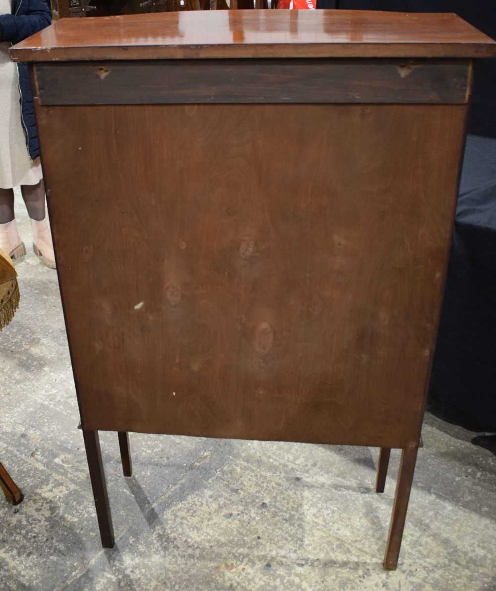 An Edwardian glass fronted inlaid display cabinet 120 x 76 x 34 cm - Image 6 of 10