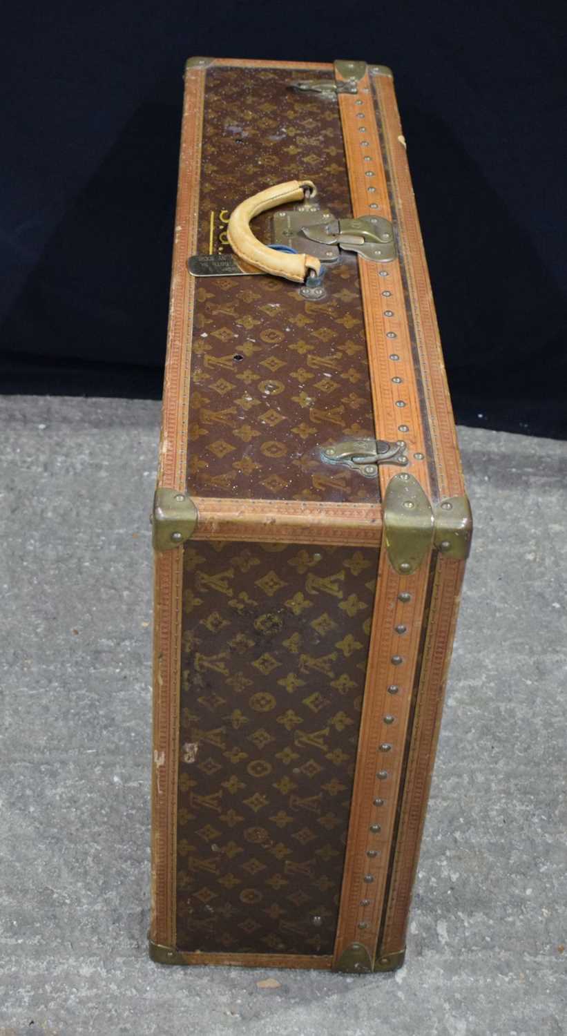 A Louis Vuitton suitcase 23 x 81 x 53 cm. - Image 4 of 14