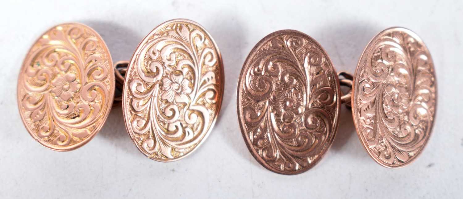 A Pair of 9 Carat Gold Cufflinks. Stamped 375, 1.7cm x 1.2 cm, weight 5g