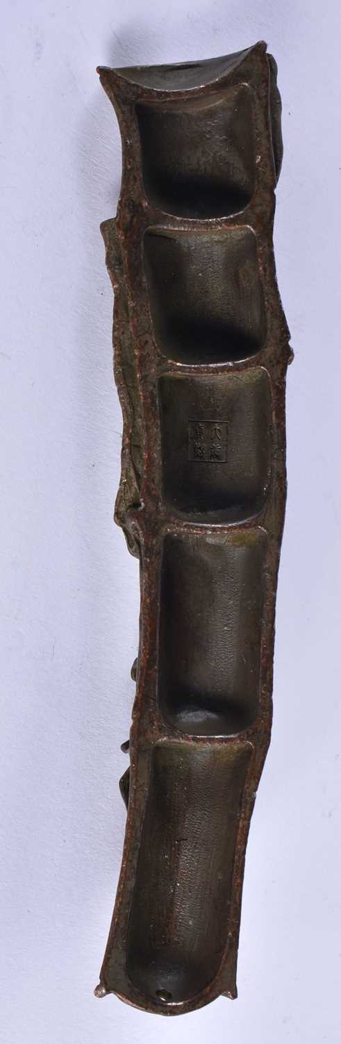 A JAPANESE BRONZE LOCUST OKIMONO. 164 grams. 16.5 cm long. - Image 2 of 3