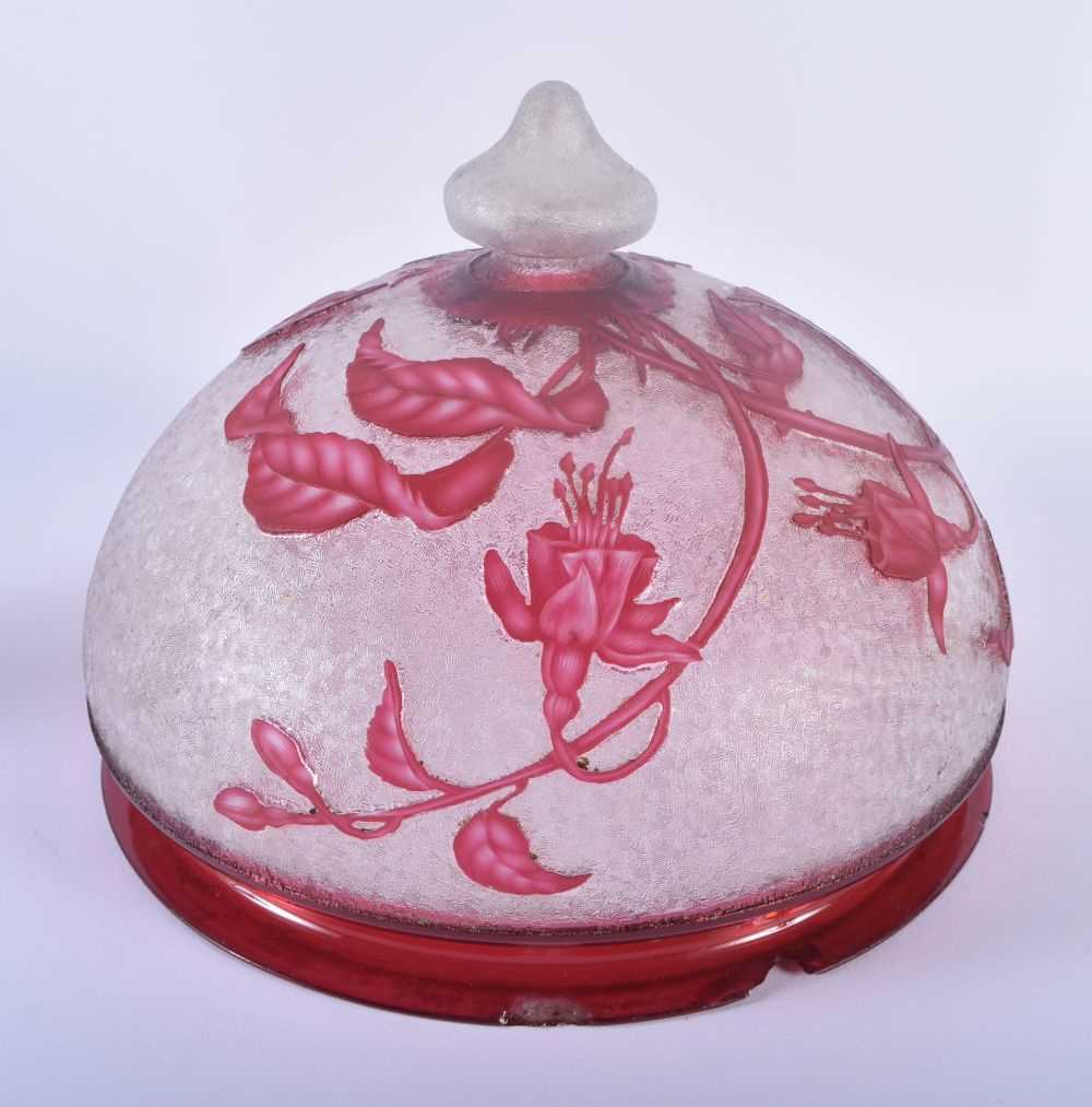 A LATE VICTORIAN/EDWARDIAN CAMEO RUBY GLASS LAMP SHADE decorated in the manner of Thomas Webb, - Image 2 of 4