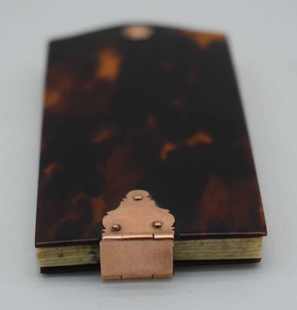 AN EARLY VICTORIAN TORTOISESHELL DAYS OF THE WEEK POCKET BOOK. 29 grams. 7.5 cm x 3.5 cm. - Image 3 of 4