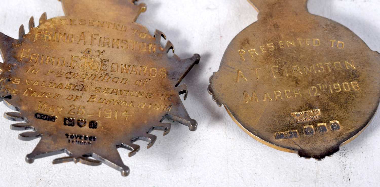 Two RAOB Medals by William Henry Toye in an associated case. Hallmarked Birmingham 1904 and 1914. - Image 4 of 4