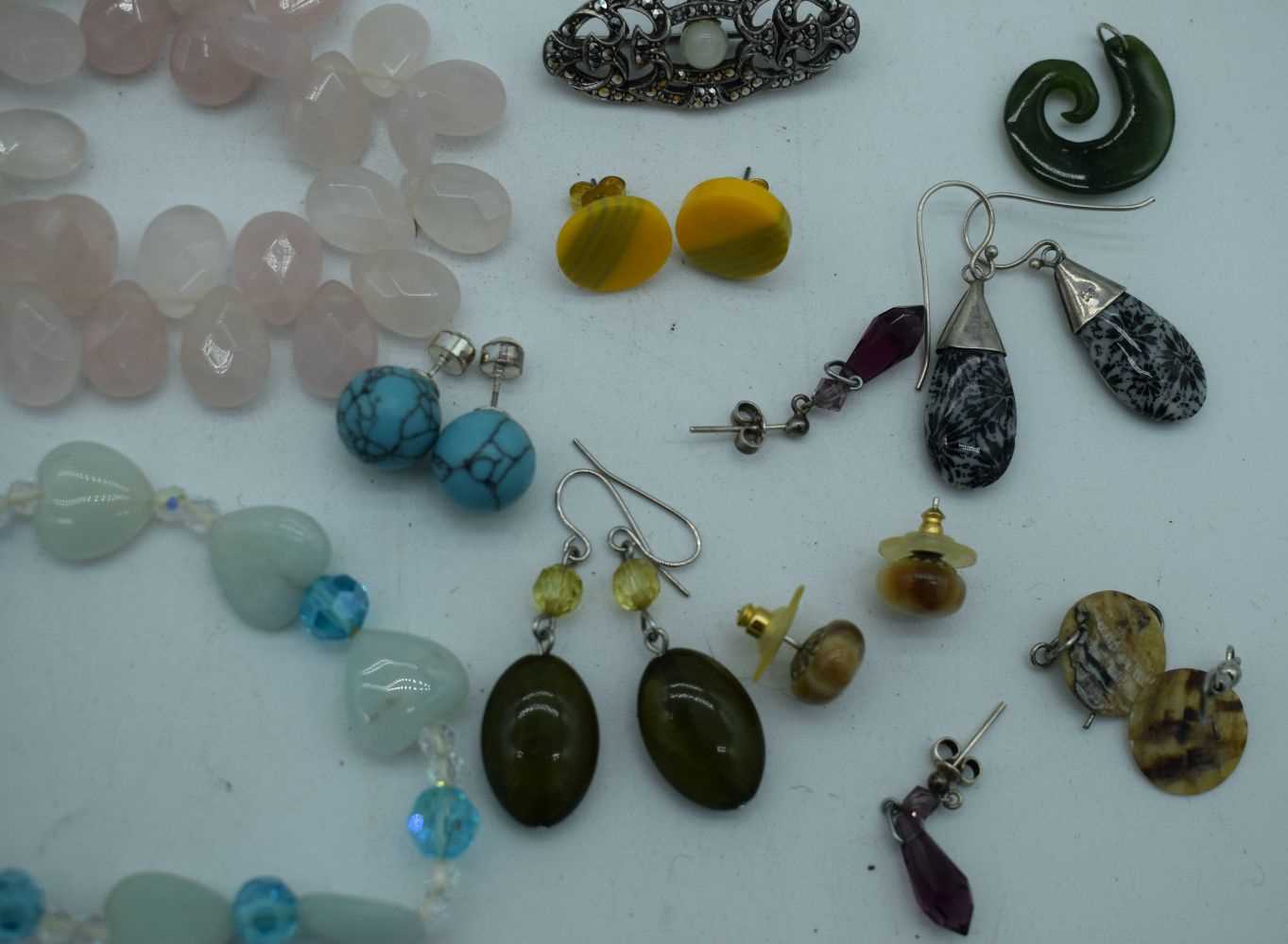 ASSORTED JEWELLERY. 124 grams. (qty) - Image 3 of 3