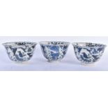 A SET OF THREE CHINESE KRAAK PORCELAIN BLUE AND WHITE SCALLOPED BOWLS possibly King/Qing. 13 cm x