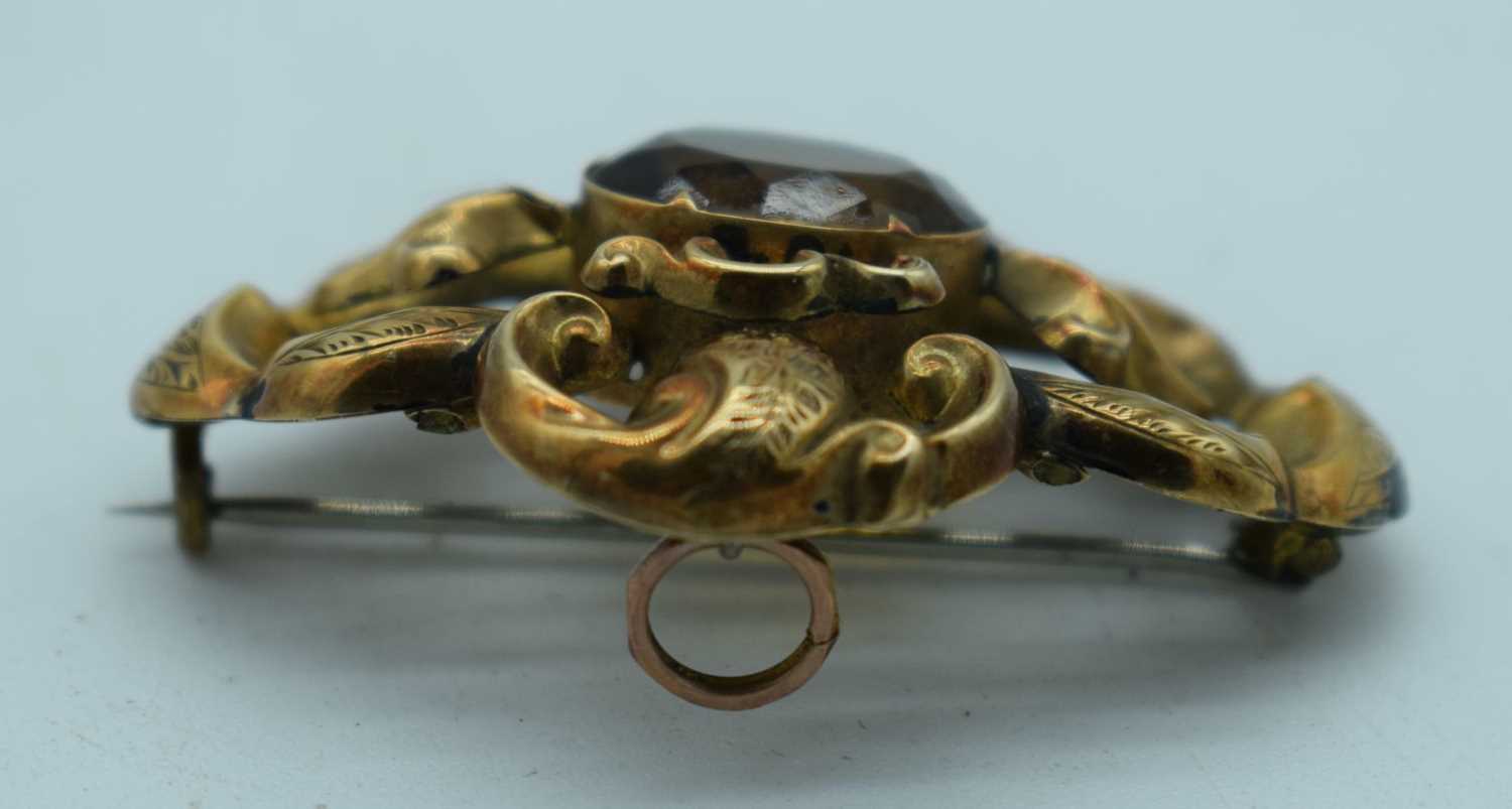 AN ANTIQUE YELLOW METAL BROOCH. 8 grams. 5 cm x 3.5 cm. - Image 3 of 3