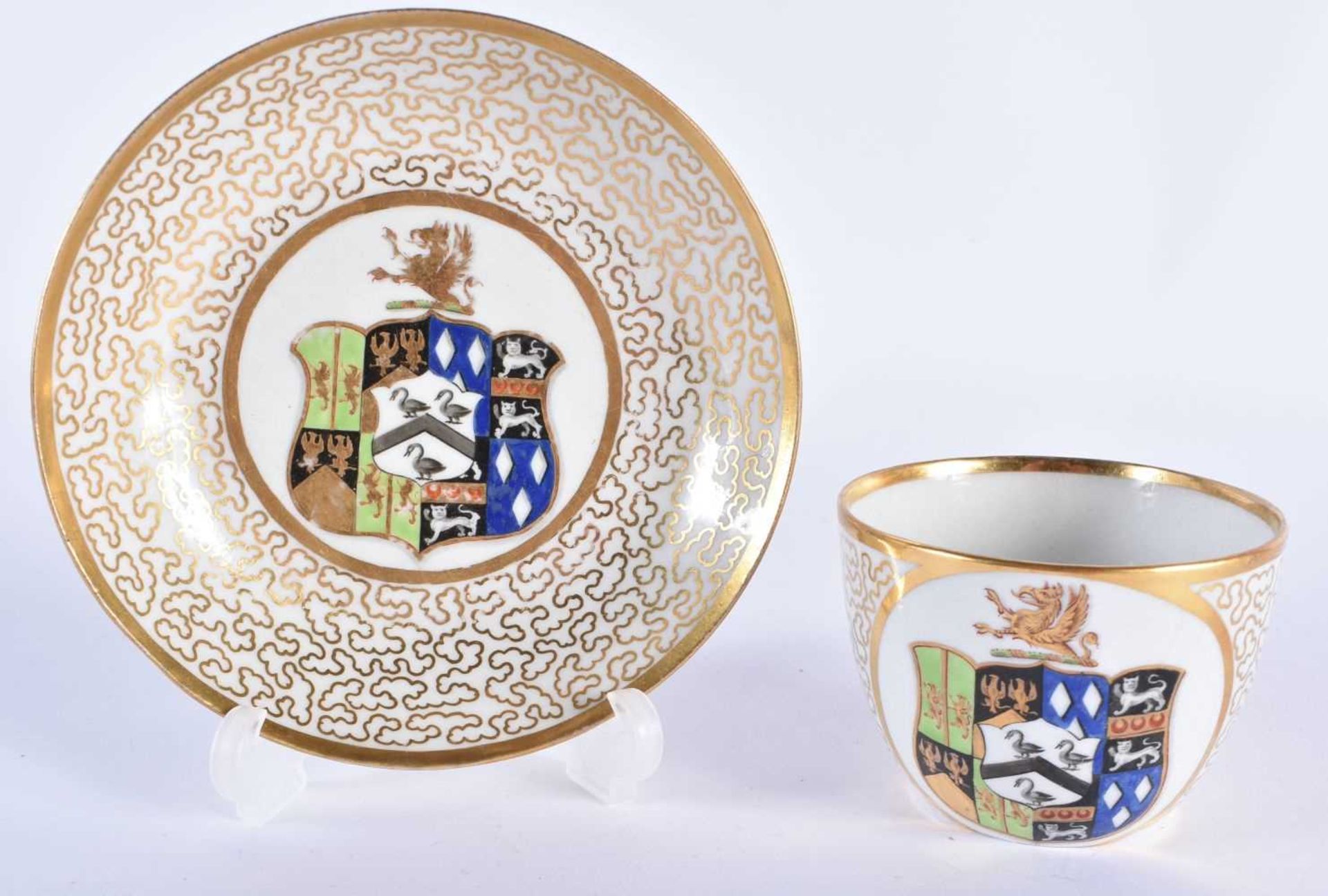 THREE EARLY 19TH CENTURY CHAMBERLAINS WORCESTER PORCELAIN CUPS AND SAUCERS painted with armorials - Image 8 of 31