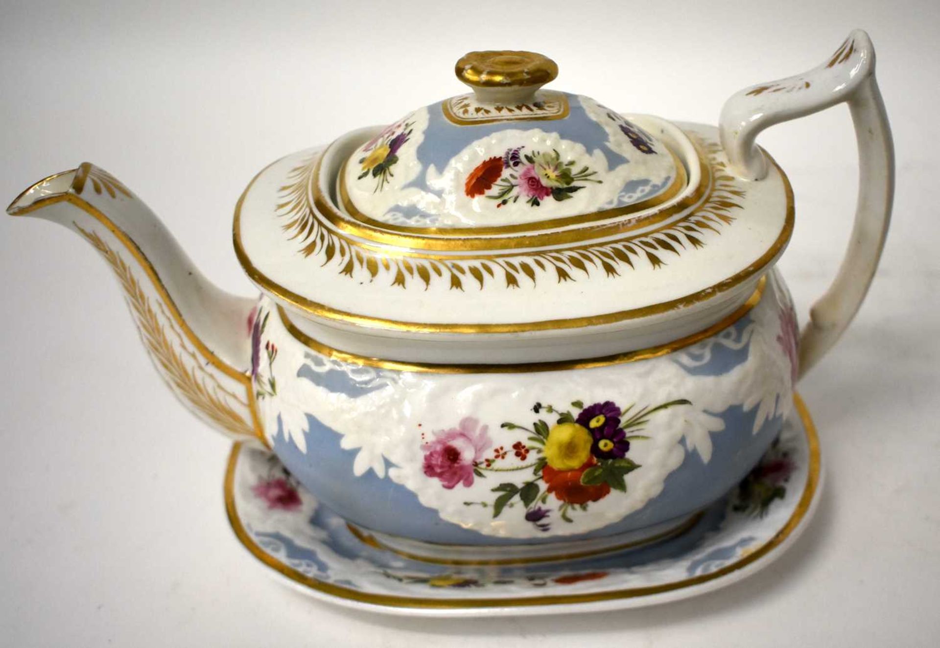 AN EARLY 19TH CENTURY CHAMBERLAINS WORCESTER PART TEASET painted with floral sprays, under a moulded - Image 26 of 36