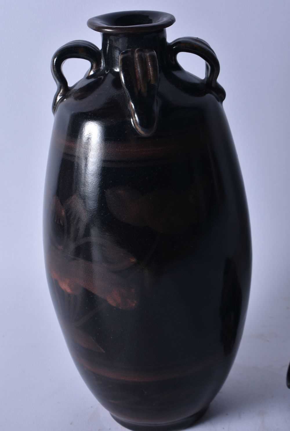 A CHINESE POTTERY VASE 20th Century, together with a bronze scroll weight. Largest 26cm high. (2) - Image 2 of 5
