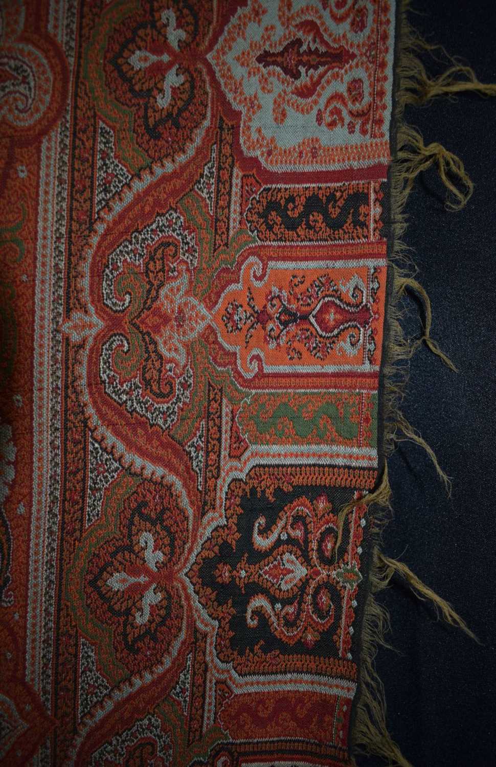 An antique Indian embroidered textile 140 x 140 cm - Image 4 of 10