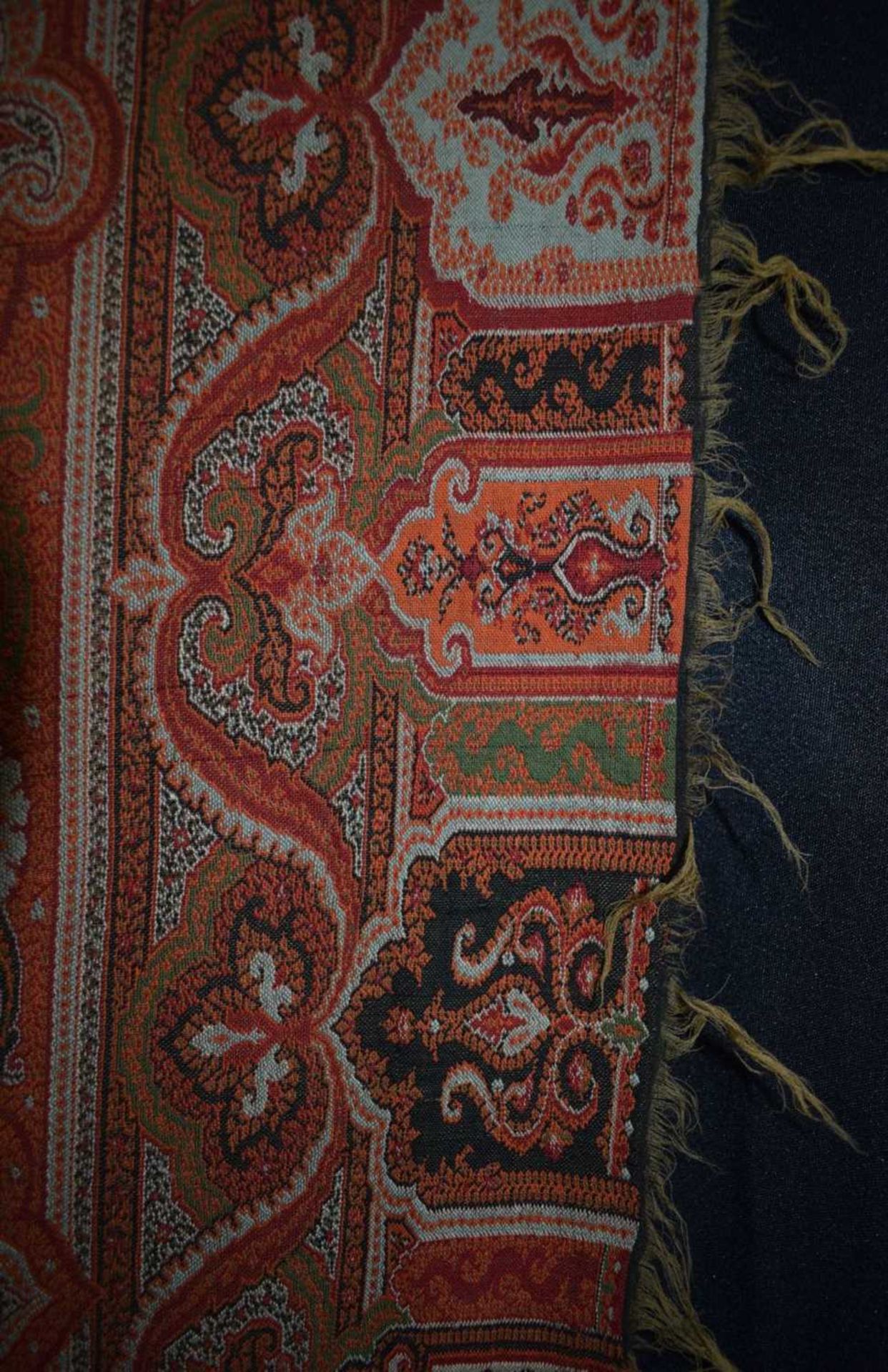 An antique Indian embroidered textile 140 x 140 cm - Image 4 of 10