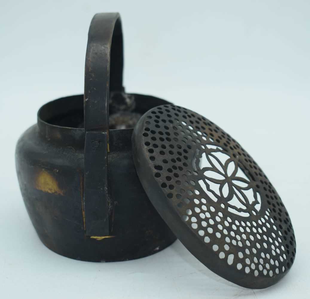 A Chinese Qing Dynasty bronze hand warmer 8 x 15 x 12 cm. - Image 3 of 6