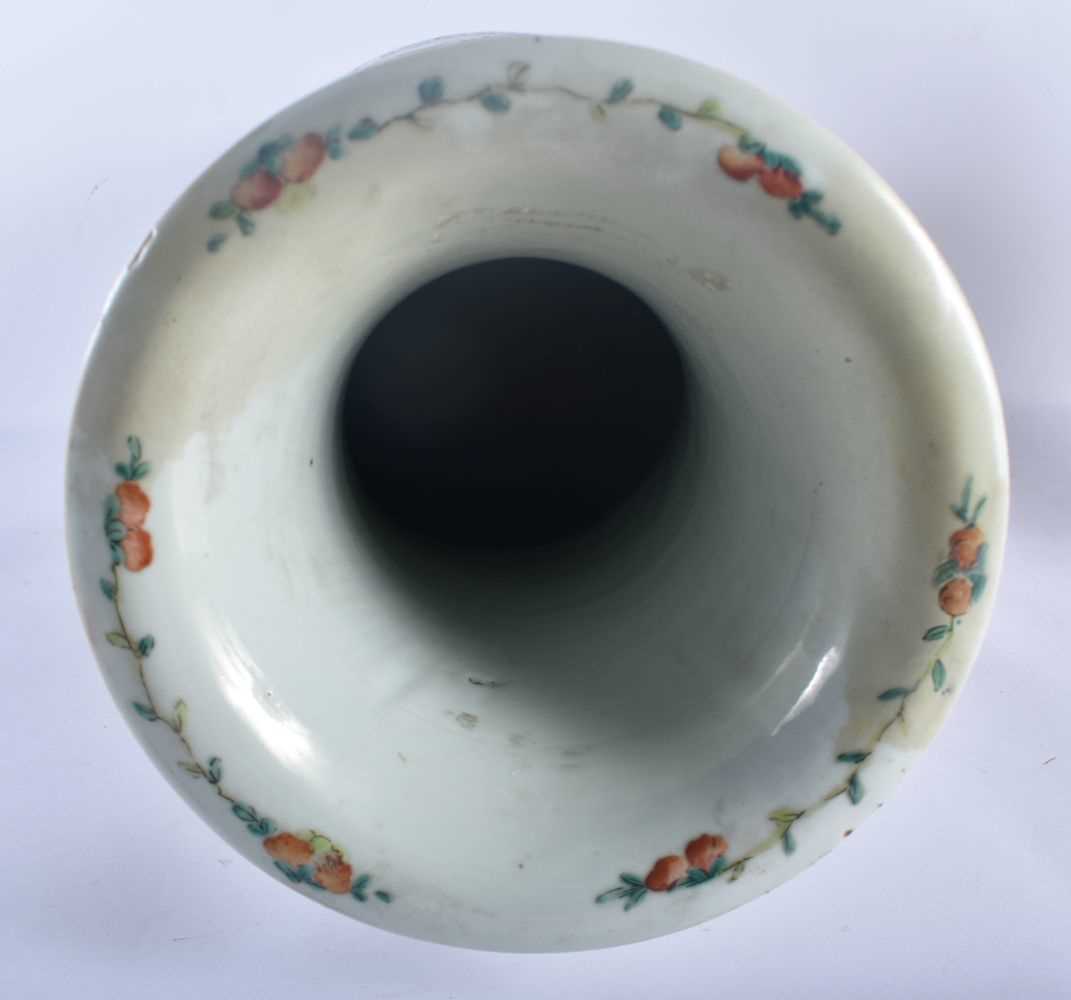 A LARGE 19TH CENTURY CHINESE CANTON FAMILLE ROSE TWIN HANDLED VASE Qing. 57 cm high. - Image 6 of 32