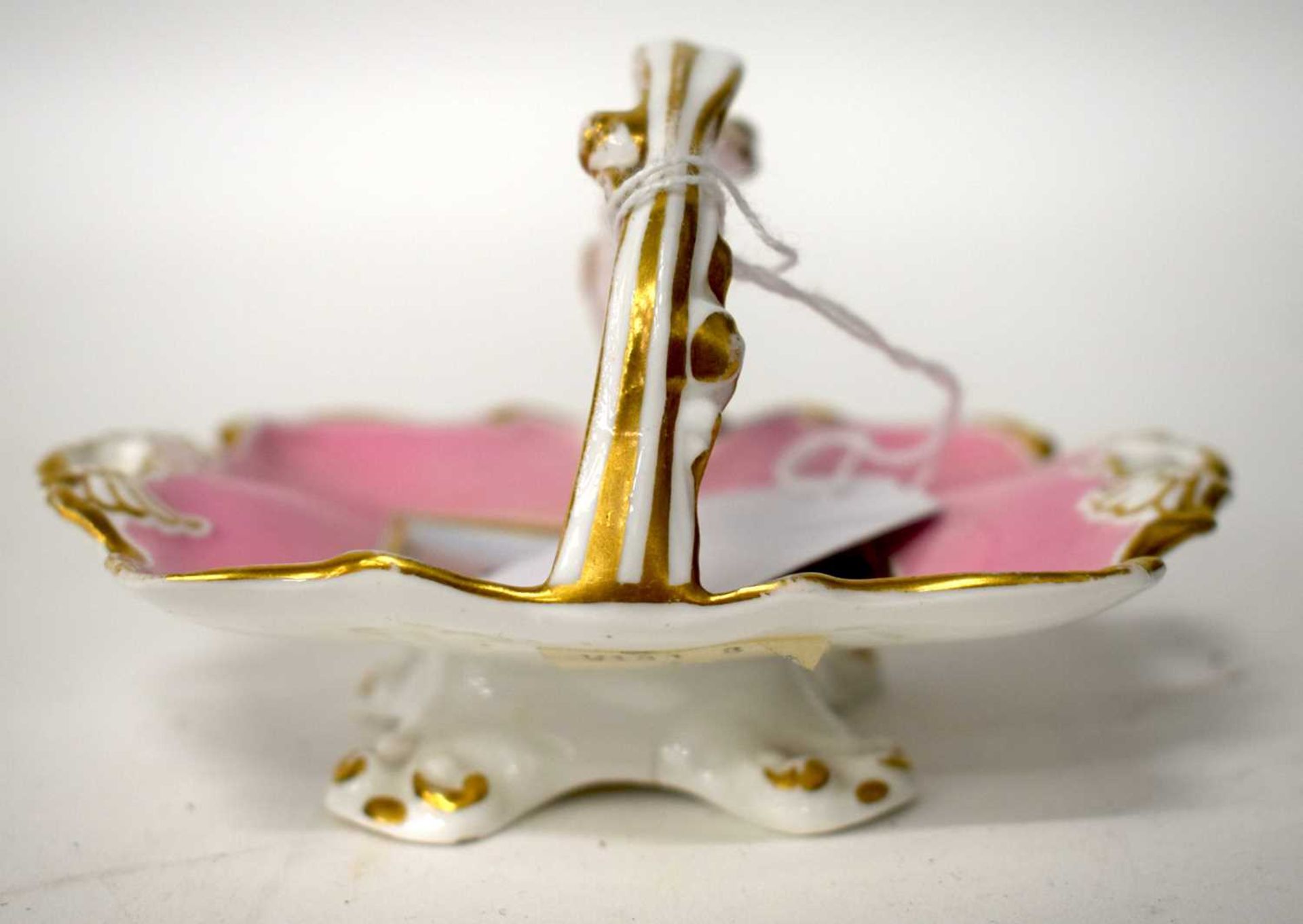 TWO EARLY 19TH CENTURY DOE & ROGERS WORCESTER PORCELAIN WARES formed as an inkwell and pink - Image 5 of 15