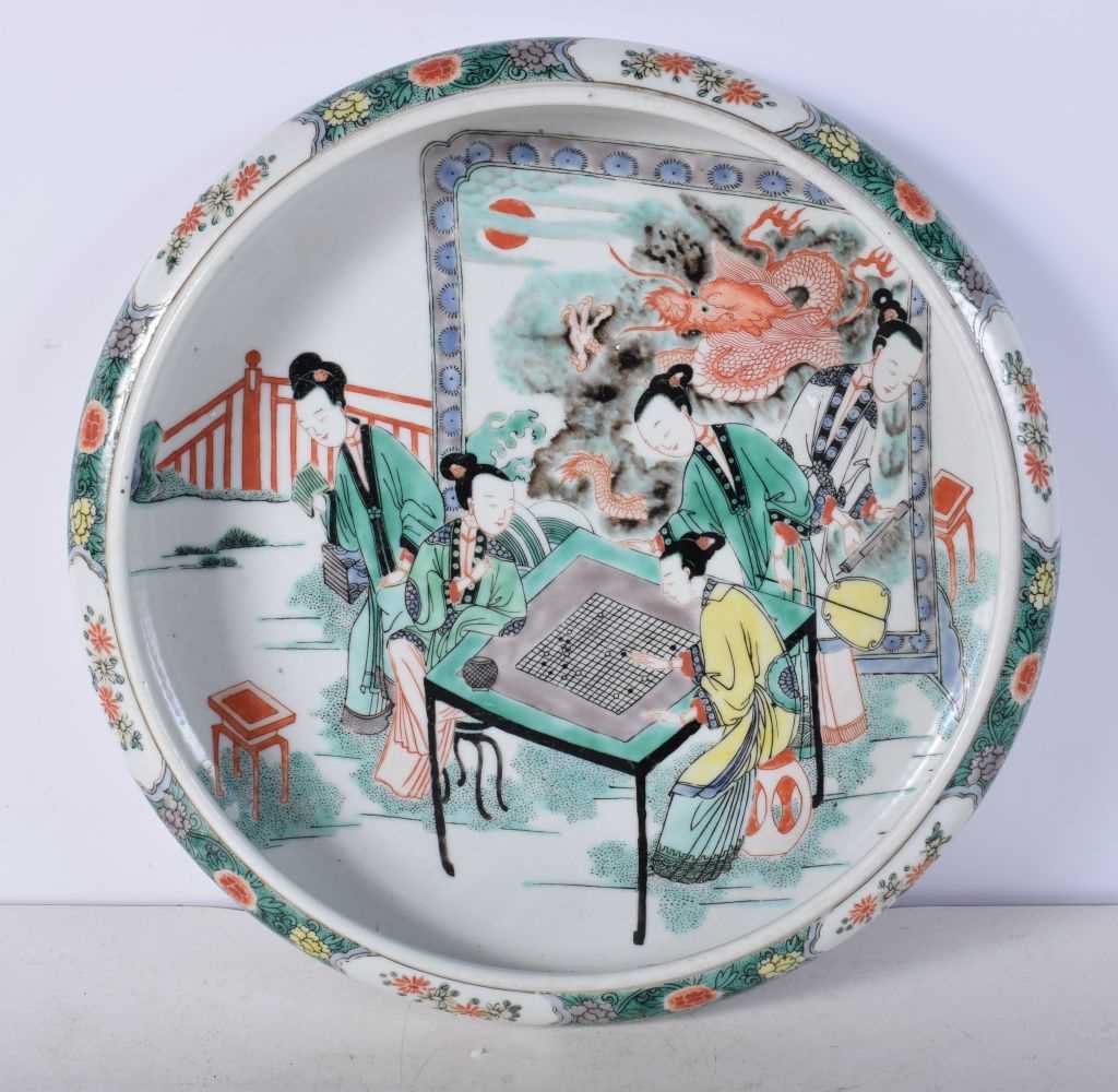 A Chinese porcelain Famille verte dish decorated with figures 5.5 x 27 cm - Image 3 of 6