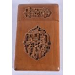 A 19TH CENTURY CHINESE CARVED BOXWOOD CARD CASE AND COVER Qing. 9.5 cm x 5.75 cm.