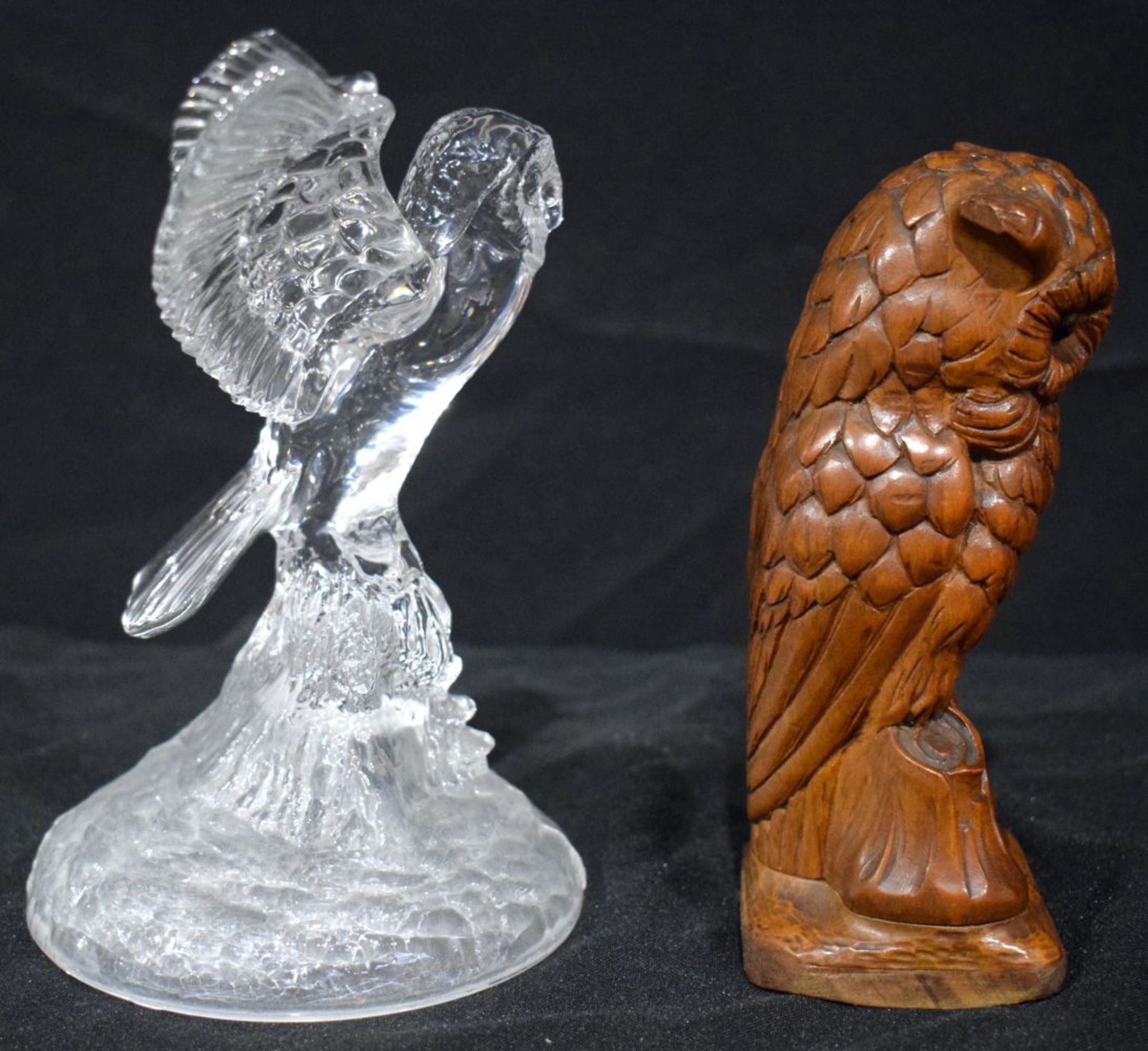 A carved wood owl together with a glass owl largest 19 x 19 cm.(2). - Image 6 of 6