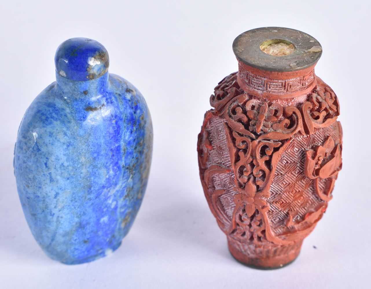 TWO 19TH/20TH CENTURY CHINESE CARVED SNUFF BOTTLES Late Qing. Largest 5.5 cm x 3.25cm. (2) - Image 2 of 3