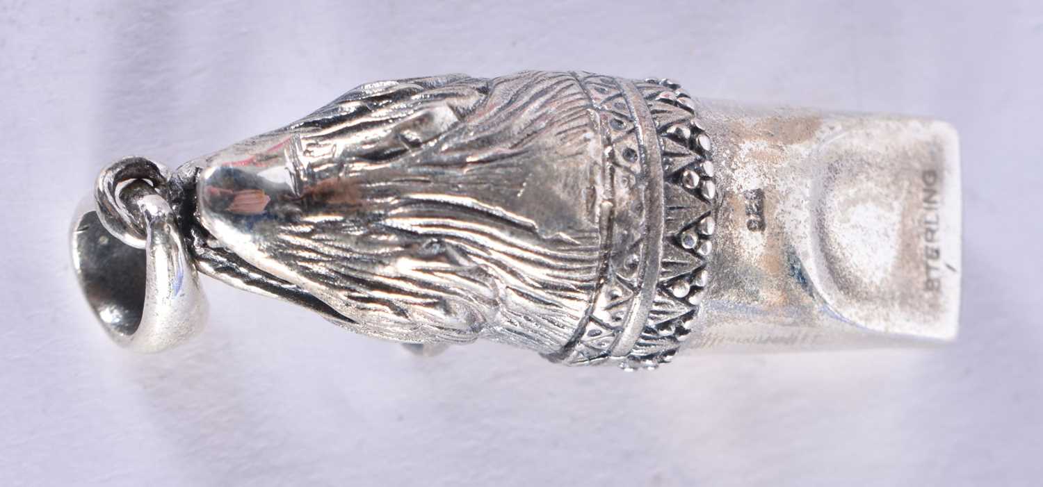 A Silver Wolf Head Whistle Pendant. Stamped Sterling, 4.6 cm x 1.2 cm x 1.4cm, weight 12.1g - Image 2 of 3