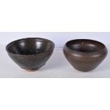 A pair of Chinese porcelain Haresfoot bowls 7 x 13 cm (2)