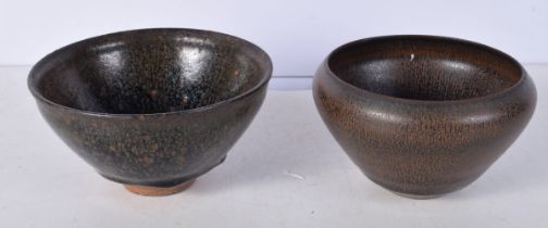 A pair of Chinese porcelain Haresfoot bowls 7 x 13 cm (2)