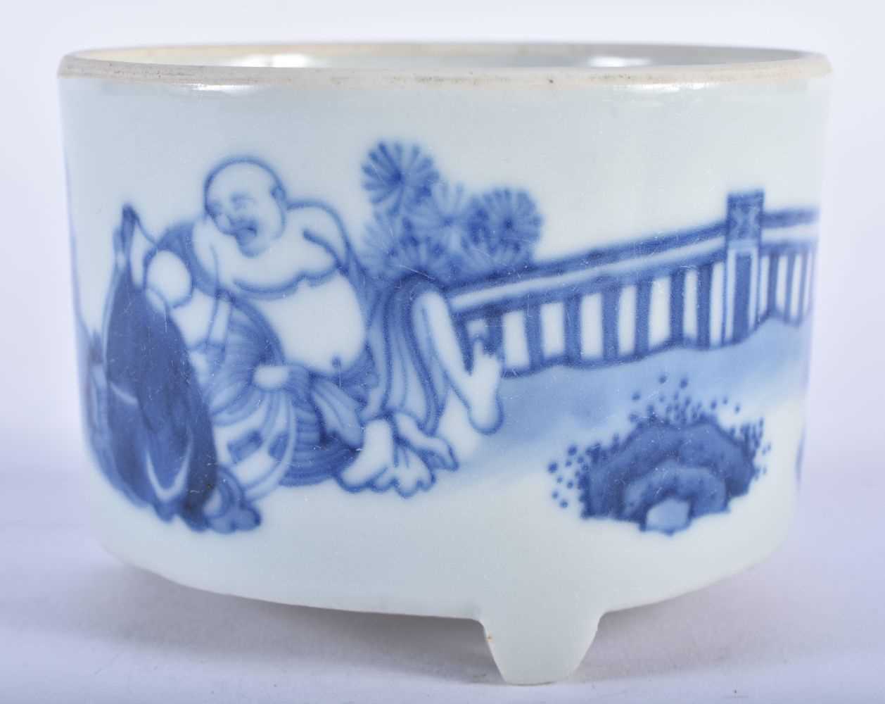 A CHINESE QING DYNASTY BLUE AND WHITE PORCELAIN CENSER painted with figures in landscapes. 8.5 cm - Image 2 of 11