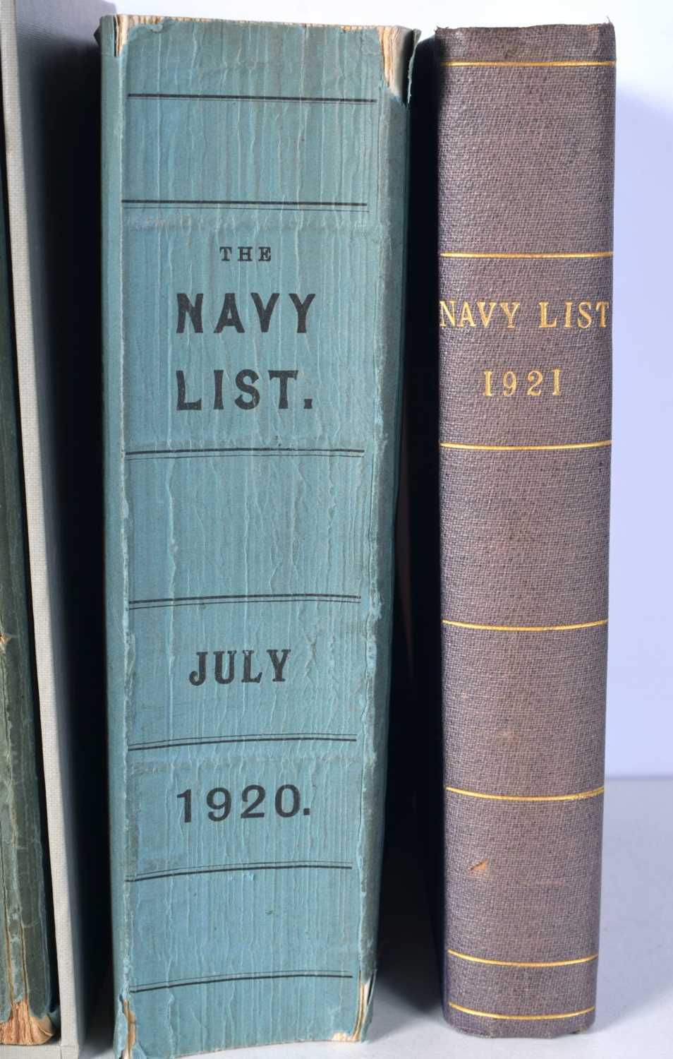 A collection of books related to "The Navy list " post WWall 1 1919-1921. (4). - Image 5 of 8