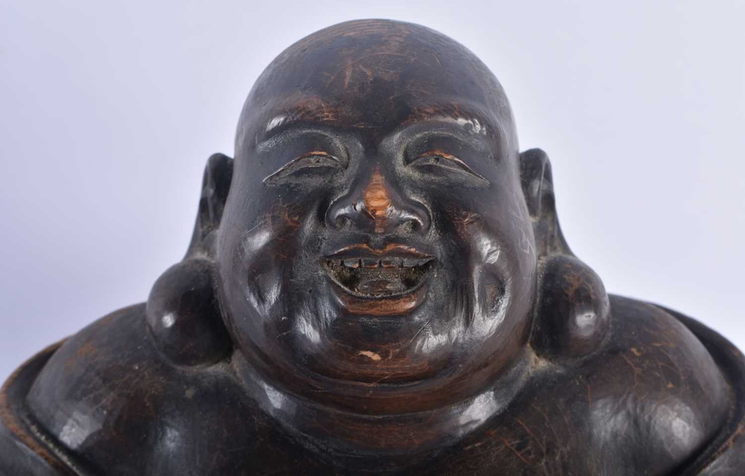 A LARGE 19TH CENTURY CHINESE CARVED WOOD FIGURE OF A SEATED BUDDHA Qing. 21 cm x 24 cm. - Image 2 of 5