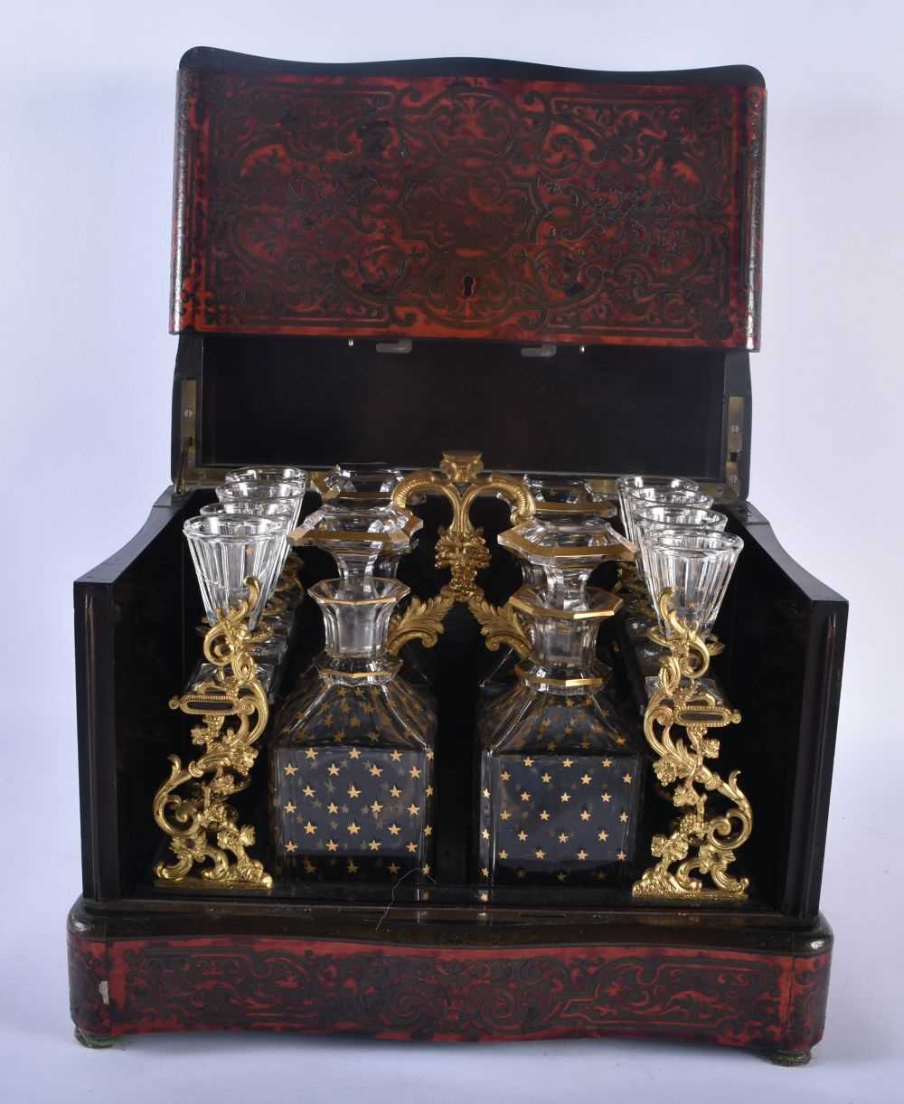 A LARGE 18TH/19TH CENTURY FRENCH NAPOLEON III BOULLE TORTOISESHELL TANTALUS DECANTER SET the case - Image 2 of 36