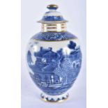 AN 18TH CENTURY CHINESE EXPORT BLUE AND WHITE PORCELAIN TEA CADDY AND COVER Qianlong. 14.5 cm high.