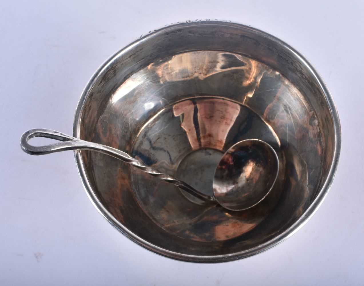 A Silver Sauce Bowl and Ladle by Arnold E Williams Hallmarked Birmingham 1944. Bowl 9.5 cm x 7cm, - Image 2 of 5