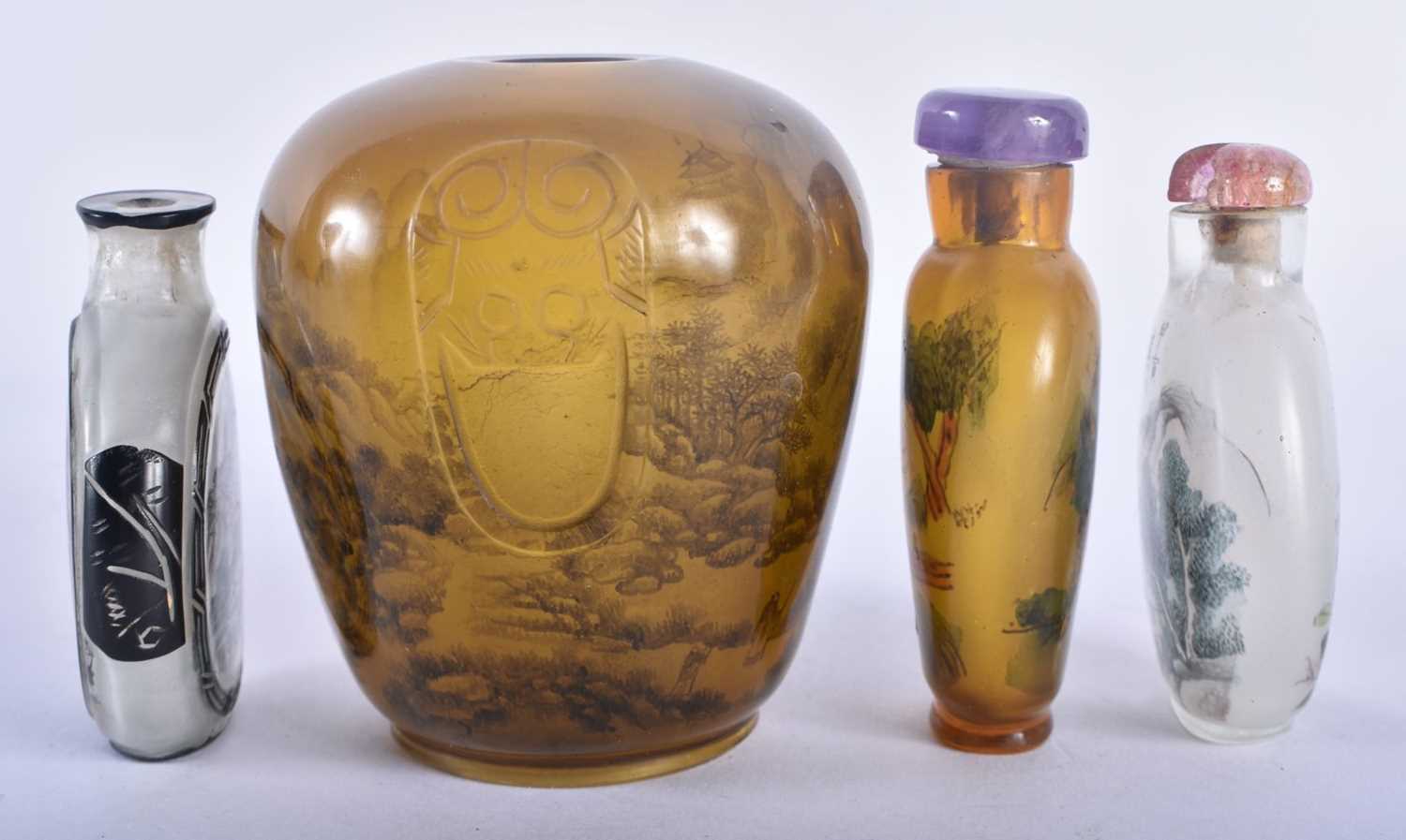 FOUR EARLY 20TH CENTURY CHINESE REVERSE PAINTED SNUFF BOTTLES Late Qing/Republic. Largest 9 cm x 6 - Image 2 of 5