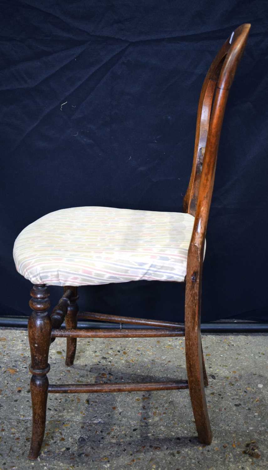 An antique oak dressing table with seven drawers together with a Balloon back Chair 78 x 121 x 50 cm - Image 9 of 20