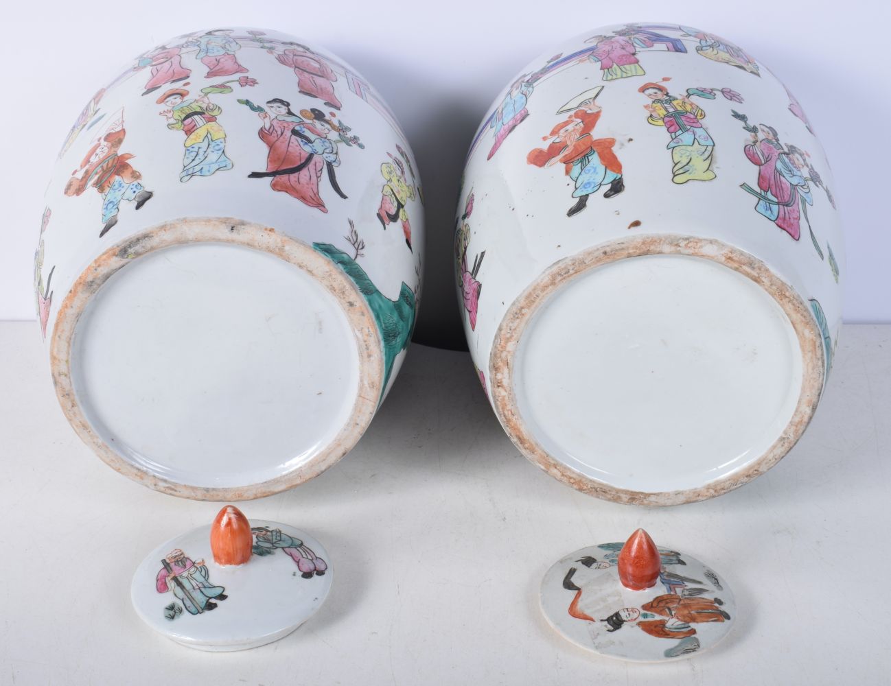 A pair of Chinese porcelain polychrome lidded jars decorated with figures 30cm (2). - Image 6 of 6