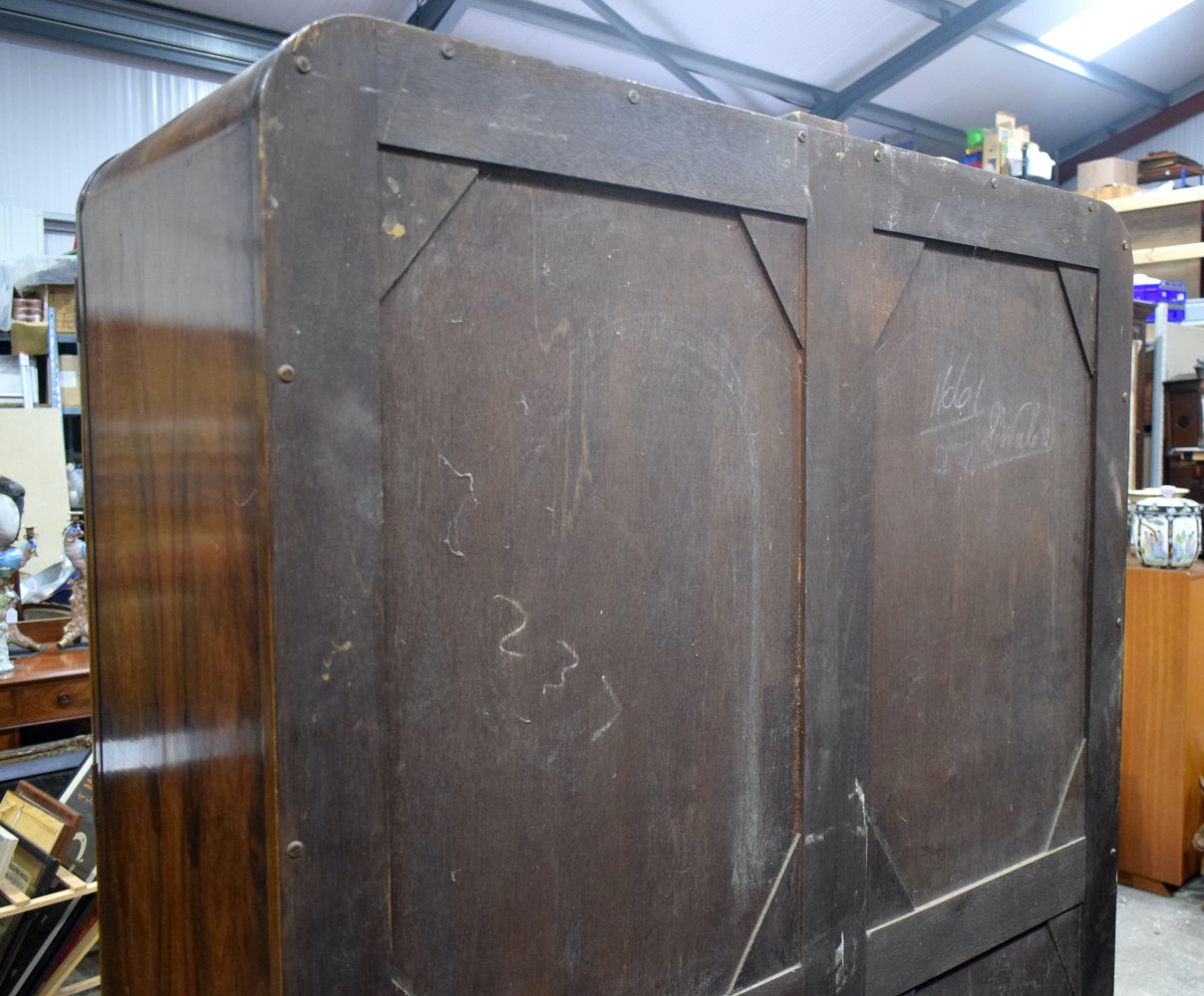 An impressive antique Walnut Burr wardrobe 198 x 120 x 51 cm. - Image 6 of 12