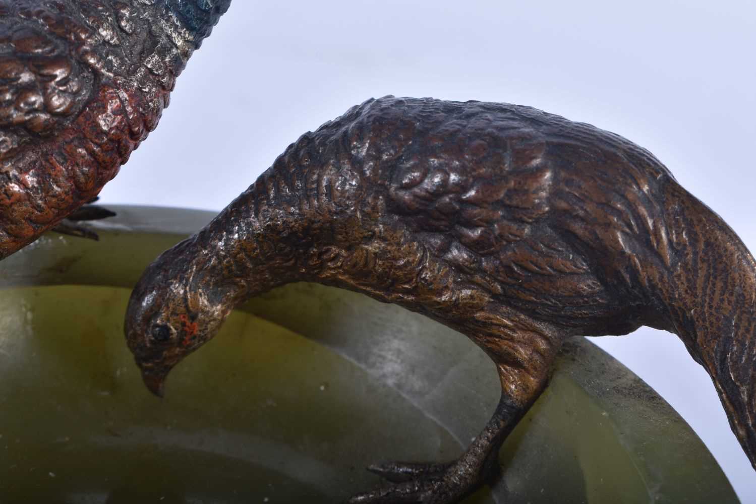 AN ANTIQUE COLD PAINTED BRONZE AND ONYX DOUBLE GAME BIRD ASHTRAY. 13 cm x 7 cm. - Image 2 of 6