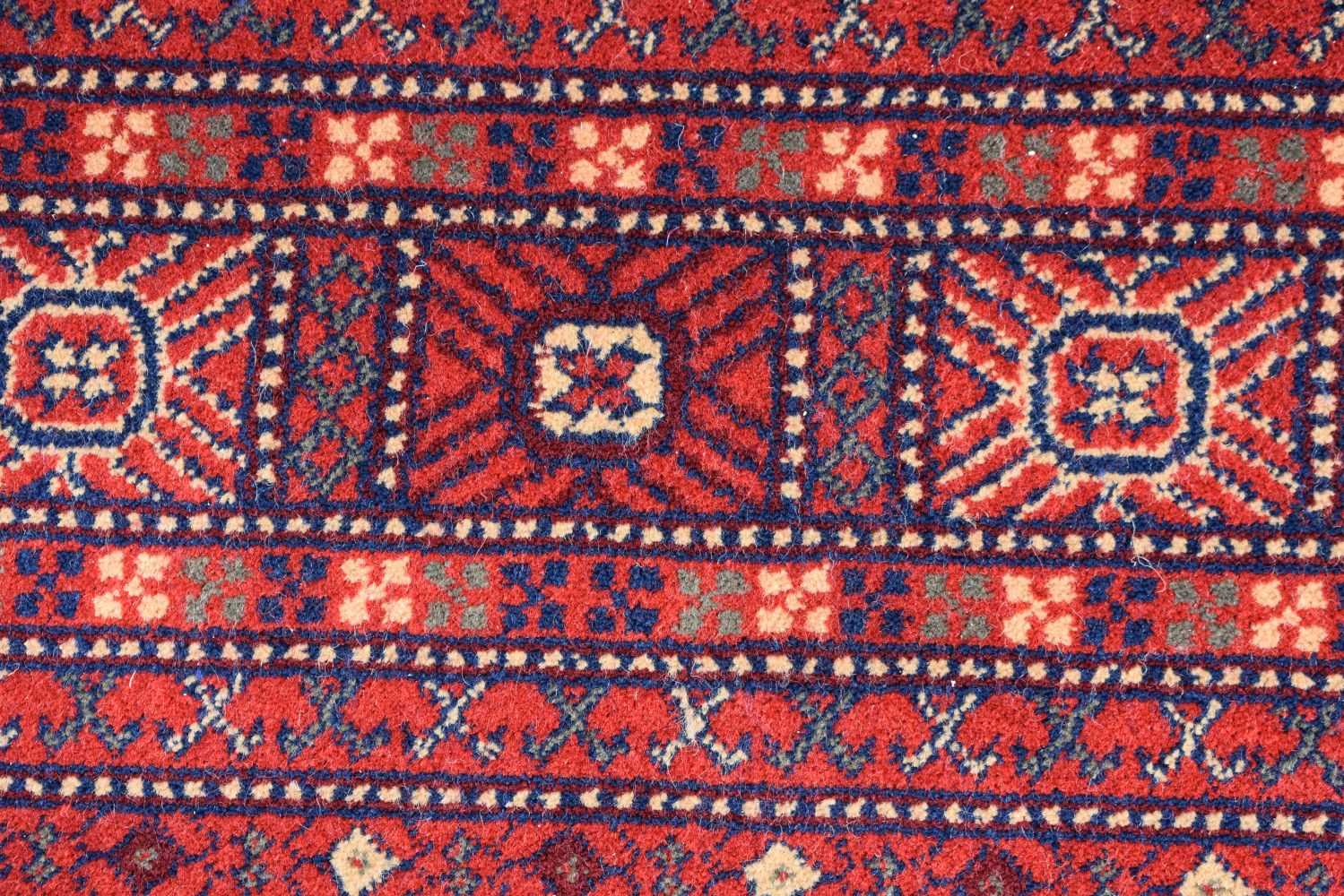 A Turkish Kirman rug 297 x 201 cm - Image 8 of 16