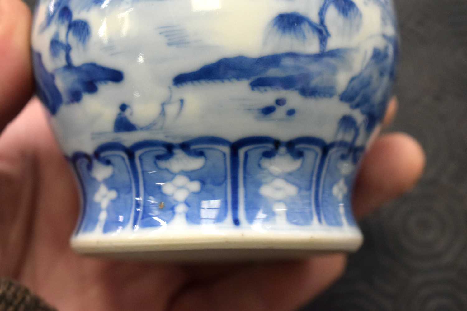 A 19TH CENTURY CHINESE BLUE AND WHITE PORCELAIN JAR bearing Kangxi marks to base, together with a - Image 17 of 27
