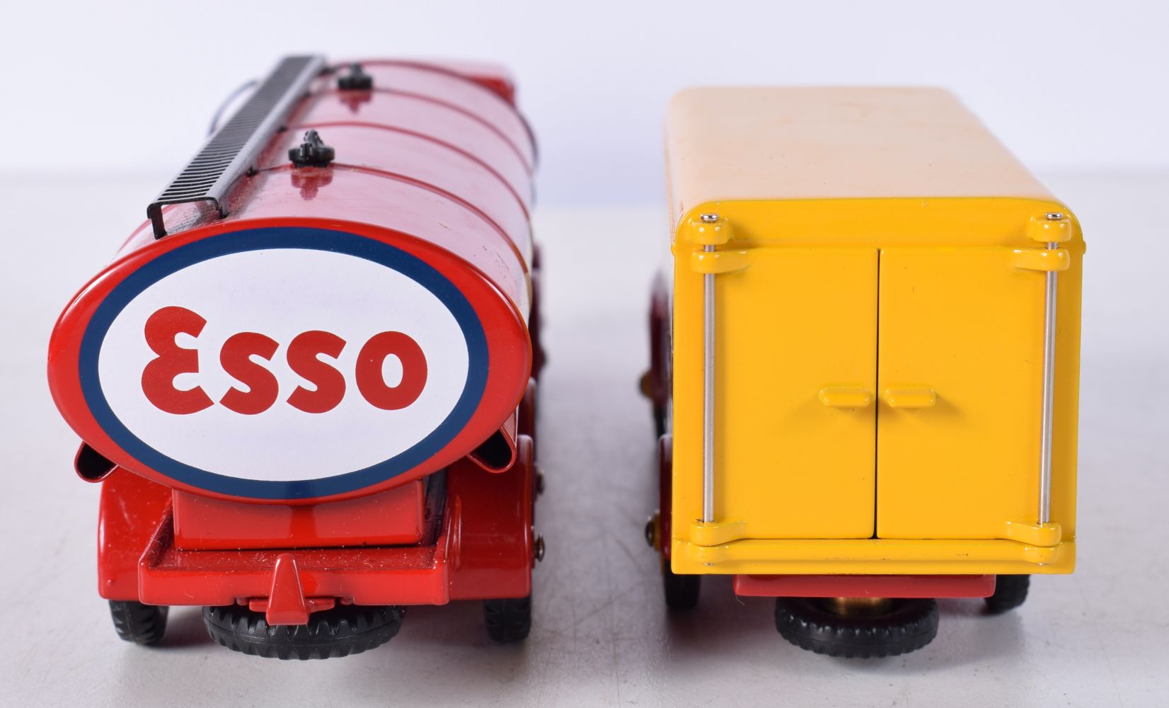 A Dinky Esso Petrol tanker together with a Heinz truck 18 cmk (2). - Image 7 of 8