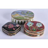 THREE CHINESE REPUBLICAN PERIOD CLOISONNE ENAMEL BOXES AND COVERS. 86 grams. Largest 4.75 cm x 2.