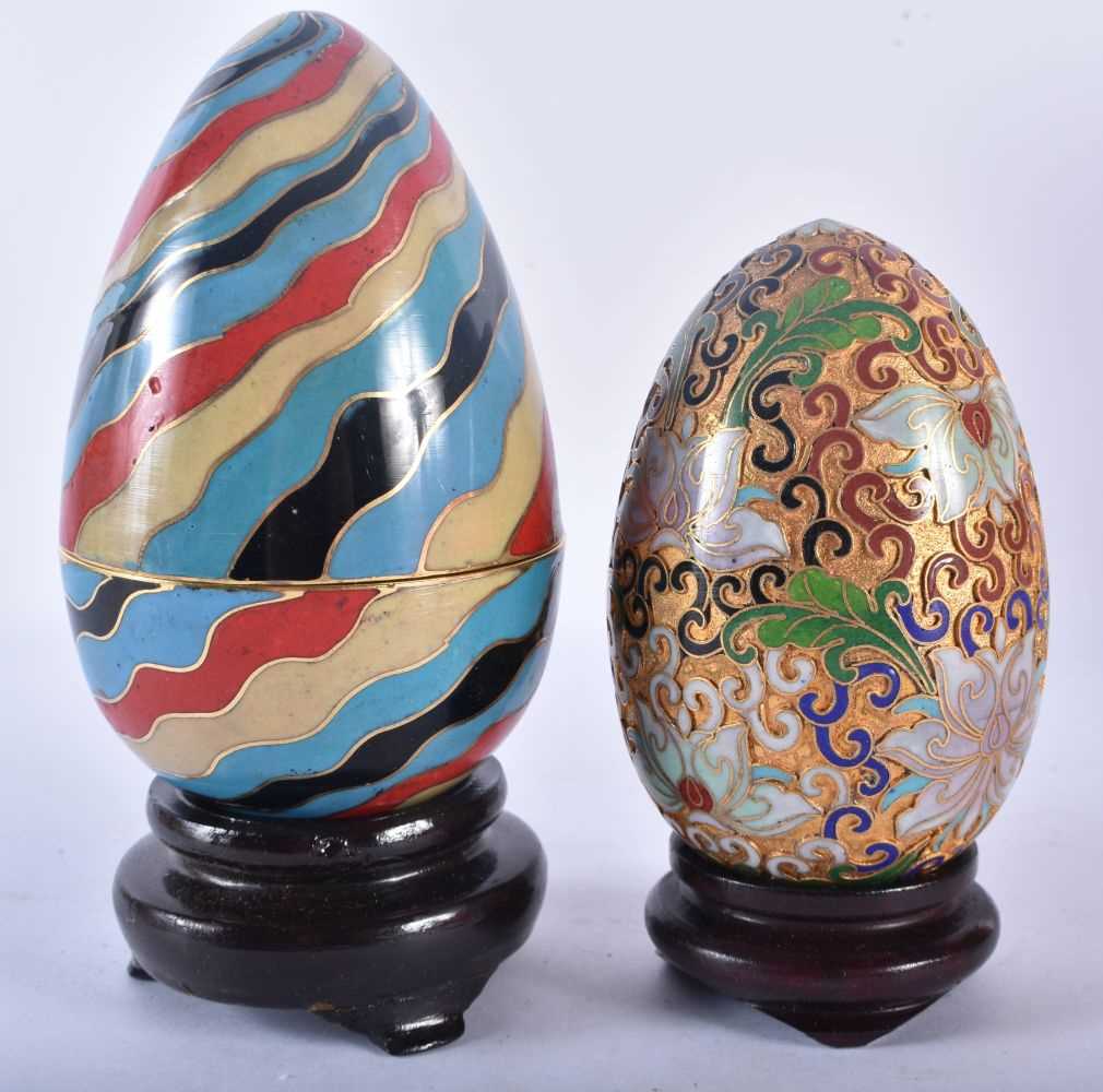 TWO CHINESE CLOISONNE ENAMEL EGGS together with cloisonne vases etc. Largest 21 cm high. (qty) - Image 8 of 9